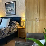 Bed & Breakfast Park View & 4*